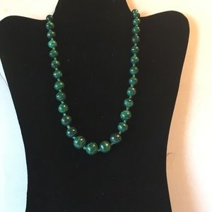 Malachite beaded necklace with twist clasp
